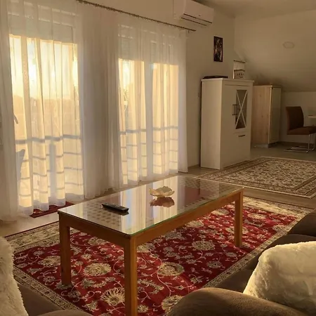 דירה With Parking Space - 25998 זאדאר